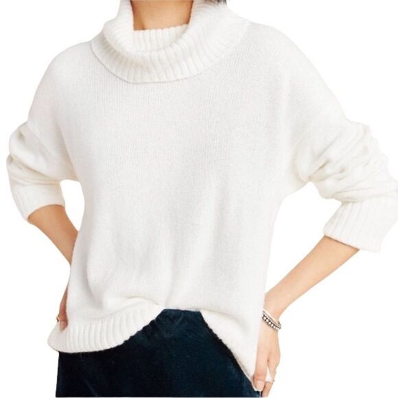 ANTHROPOLOGIE Blair Slouchy Turtle Neck Sweater in Cream Off White Size Medium - Picture 1 of 12